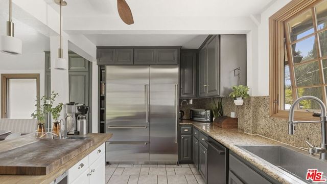 1602 Golf Club Drive, Glendale, CA 91206