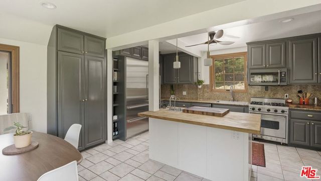 1602 Golf Club Drive, Glendale, CA 91206