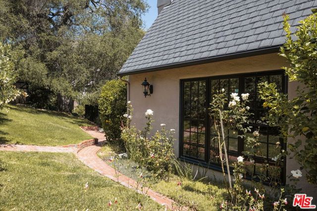 1602 Golf Club Drive, Glendale, CA 91206