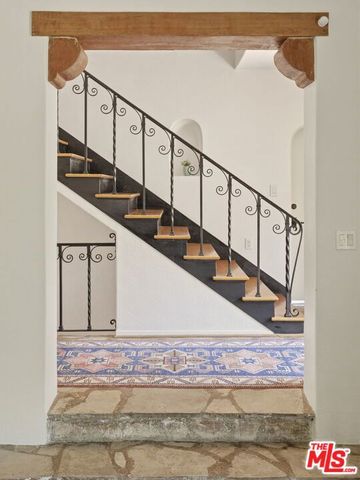 1602 Golf Club Drive, Glendale, CA 91206