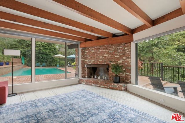 1602 Golf Club Drive, Glendale, CA 91206