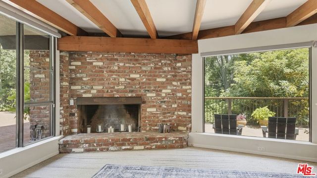 1602 Golf Club Drive, Glendale, CA 91206