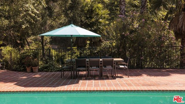 1602 Golf Club Drive, Glendale, CA 91206
