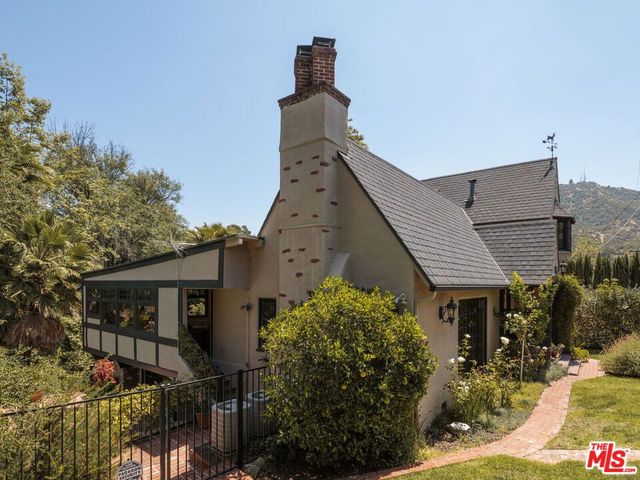 1602 Golf Club Drive, Glendale, CA 91206