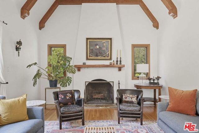 1602 Golf Club Drive, Glendale, CA 91206