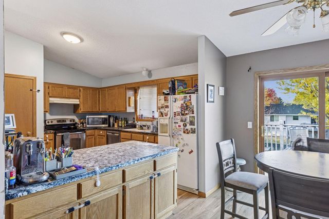 2434 Hynes Avenue N, Oakdale, MN 55128