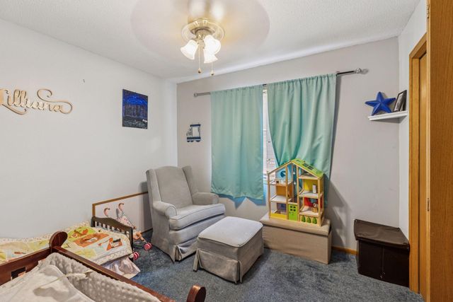 2434 Hynes Avenue N, Oakdale, MN 55128