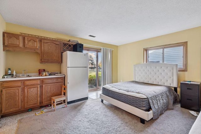 2434 Hynes Avenue N, Oakdale, MN 55128