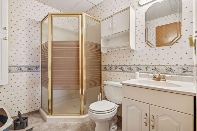 2434 Hynes Avenue N, Oakdale, MN 55128