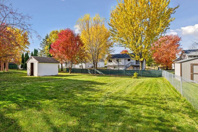 2434 Hynes Avenue N, Oakdale, MN 55128