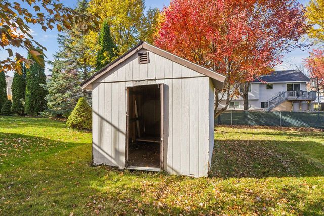 2434 Hynes Avenue N, Oakdale, MN 55128