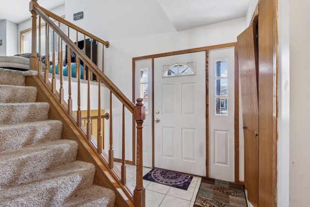 2434 Hynes Avenue N, Oakdale, MN 55128