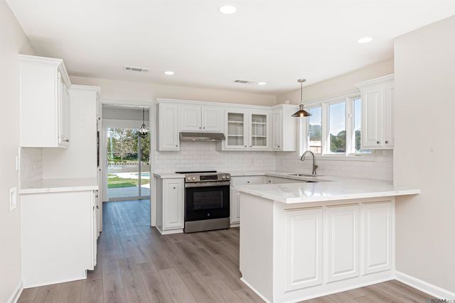 13188 Bayou Terrace Dr, St Amant, LA 70774