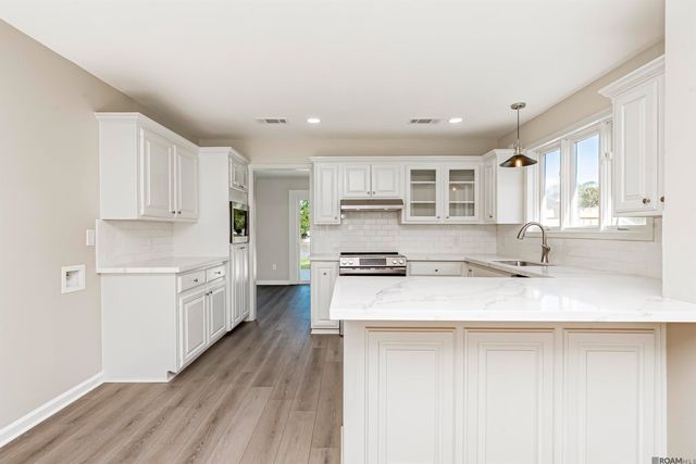 13188 Bayou Terrace Dr, St Amant, LA 70774