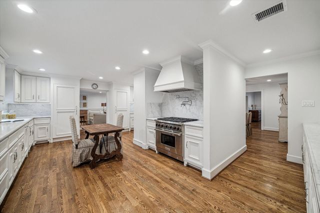 3444 Meadow Lake Lane, Houston, TX 77027