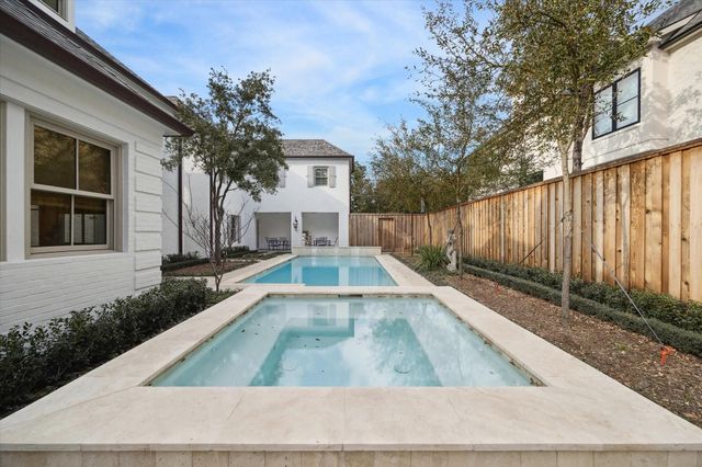 3444 Meadow Lake Lane, Houston, TX 77027