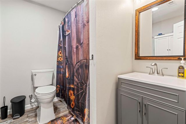 157 Lakeview Drive S, Livingston, TX 77351