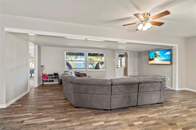 157 Lakeview Drive S, Livingston, TX 77351