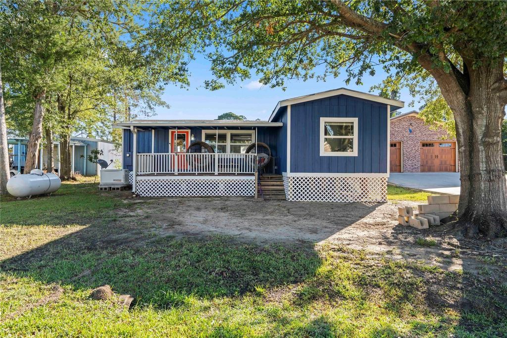 157 Lakeview Drive S, Livingston, TX 77351