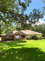 329 Royal Circle, Whitehouse, TX 75791