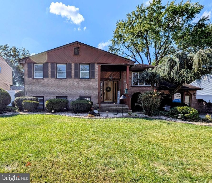 5 IVY LN, Cherry Hill, NJ 08002