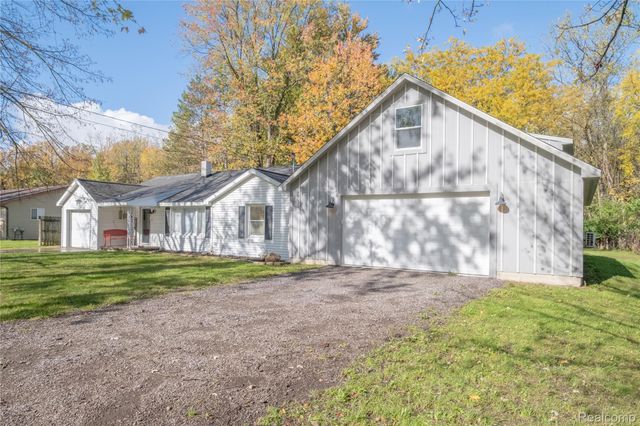 7320 McCliggott Road, Thomas Township, MI 48609