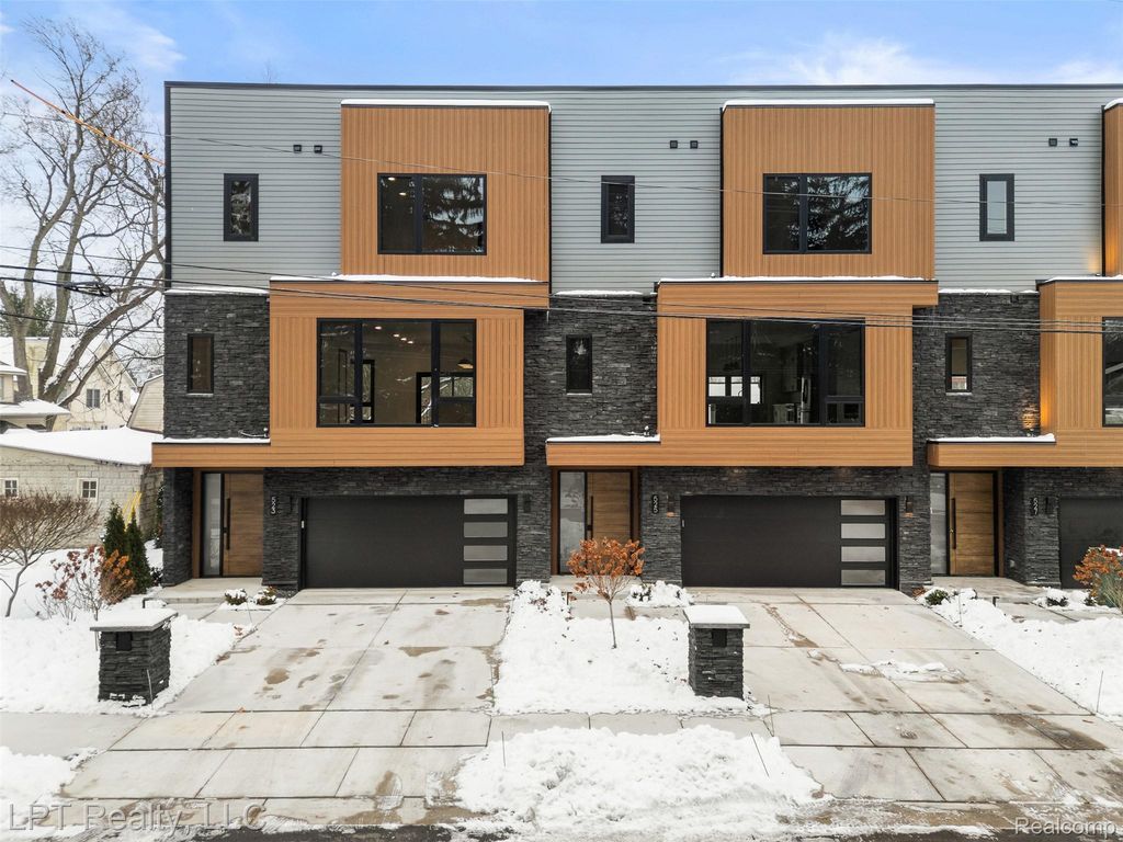527 Walnut Street, Brighton, MI 48116