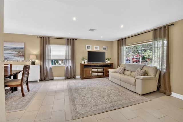 3613 Starboard Avenue, Cooper City, FL 33026