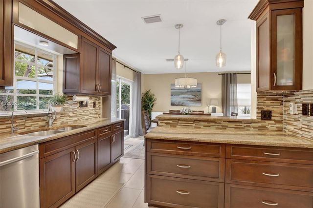 3613 Starboard Avenue, Cooper City, FL 33026