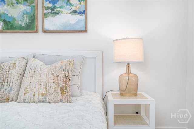 216 W 43rd Street, Savannah, GA 31401