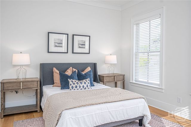 216 W 43rd Street, Savannah, GA 31401