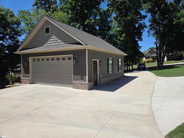 2 Anastasia Court, Easley, SC 29642
