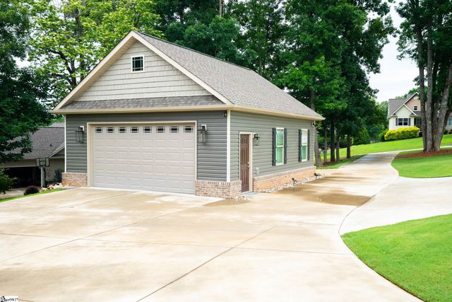 2 Anastasia Court, Easley, SC 29642