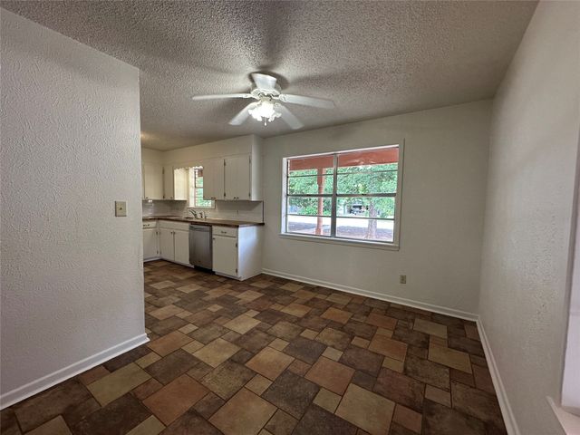 303 N Victor Street, Comanche, TX 76442