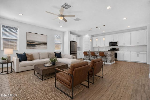 1651 W ESTES Way, Phoenix, AZ 85041