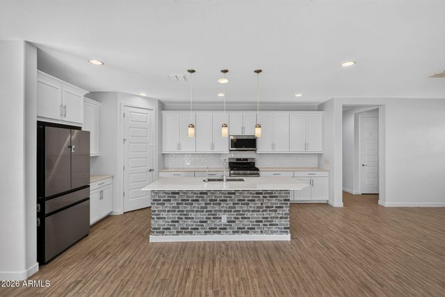 1651 W ESTES Way, Phoenix, AZ 85041