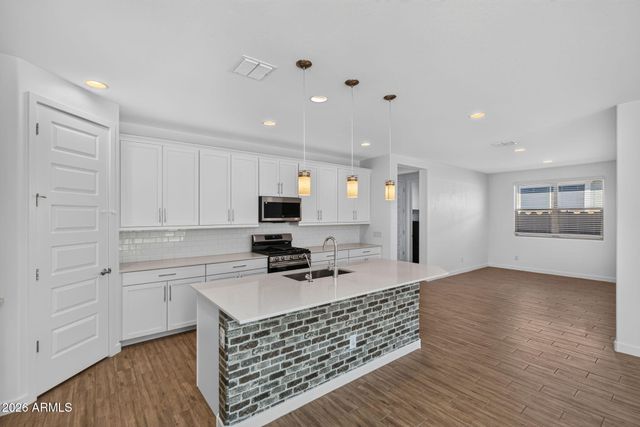 1651 W ESTES Way, Phoenix, AZ 85041