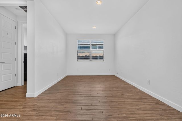 1651 W ESTES Way, Phoenix, AZ 85041