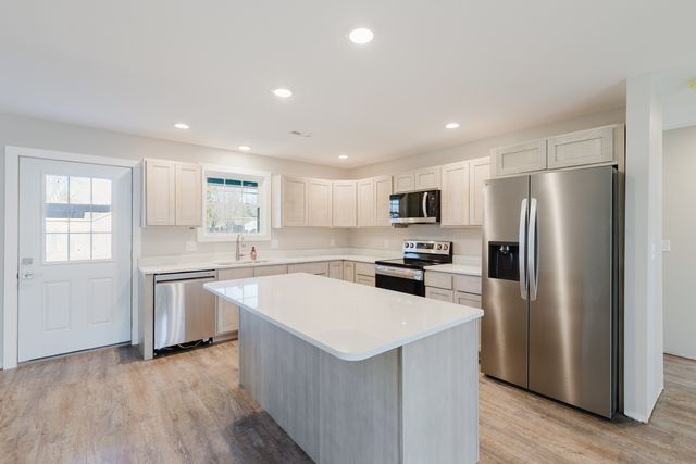 102 TOWNHOUSE Drive, Cambria, IL 62915