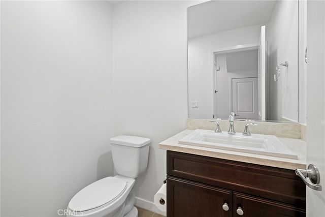 555 Rockefeller, Irvine, CA 92612