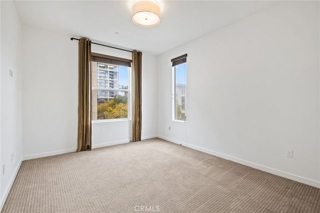 555 Rockefeller, Irvine, CA 92612