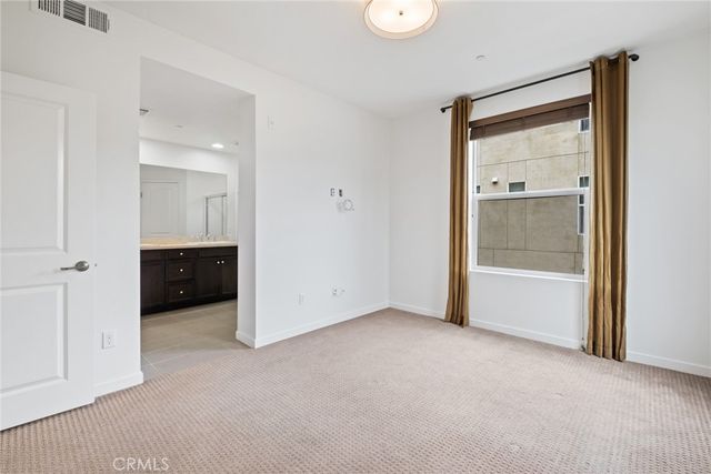 555 Rockefeller, Irvine, CA 92612