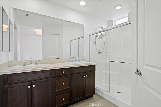 555 Rockefeller, Irvine, CA 92612