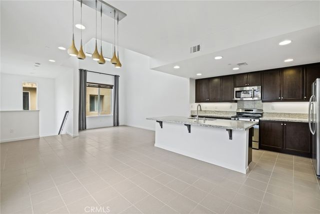 555 Rockefeller, Irvine, CA 92612