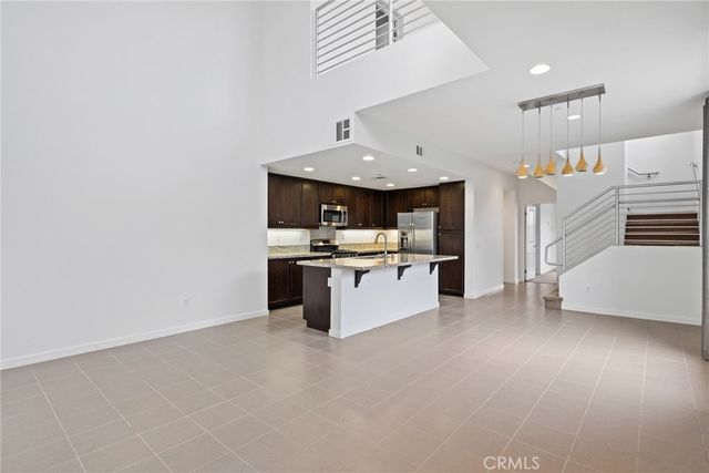 555 Rockefeller, Irvine, CA 92612