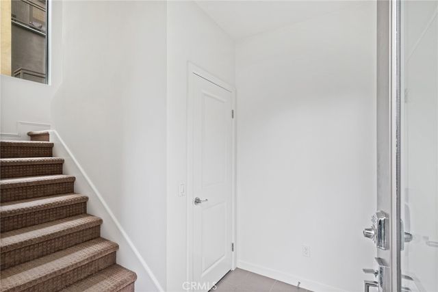 555 Rockefeller, Irvine, CA 92612