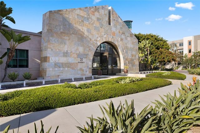 555 Rockefeller, Irvine, CA 92612