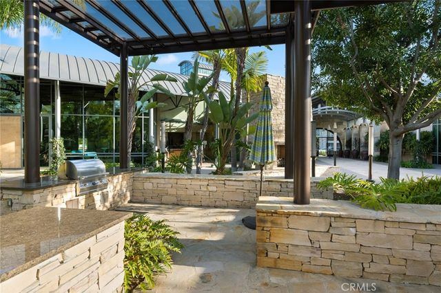 555 Rockefeller, Irvine, CA 92612