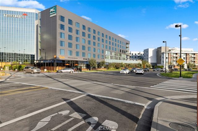 555 Rockefeller, Irvine, CA 92612
