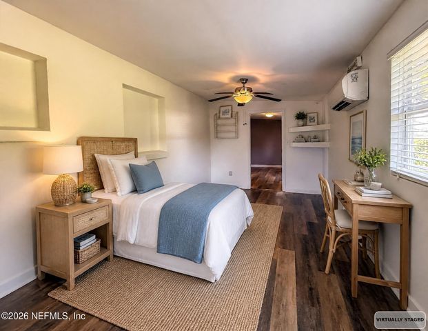 880 EMERALD Drive, Mount Dora, FL 32757